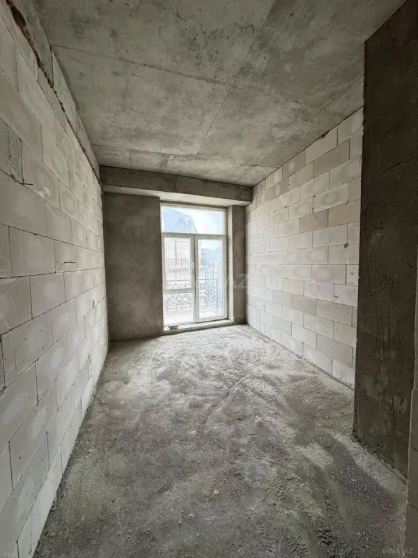 Satılır 3 otaqlı mənzil 132 m²