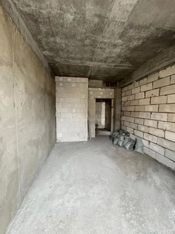 Satılır 3 otaqlı mənzil 132 m²
