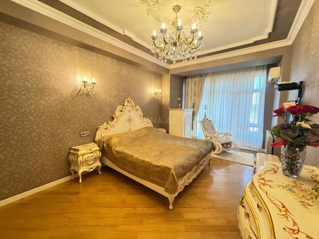 Kirayə verilir 3 otaqlı mənzil 147 m²