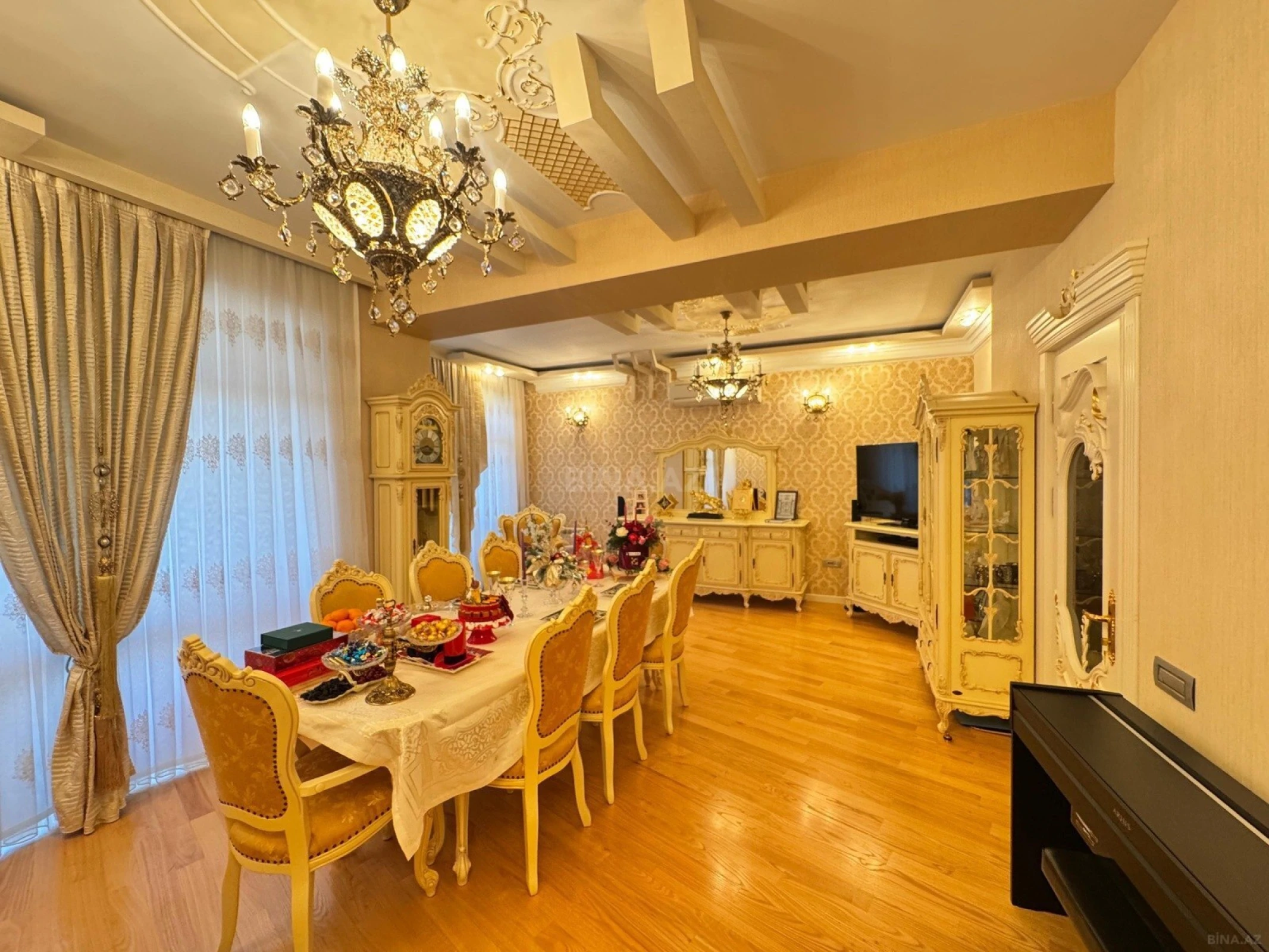 Kirayə verilir 3 otaqlı mənzil 147 m²