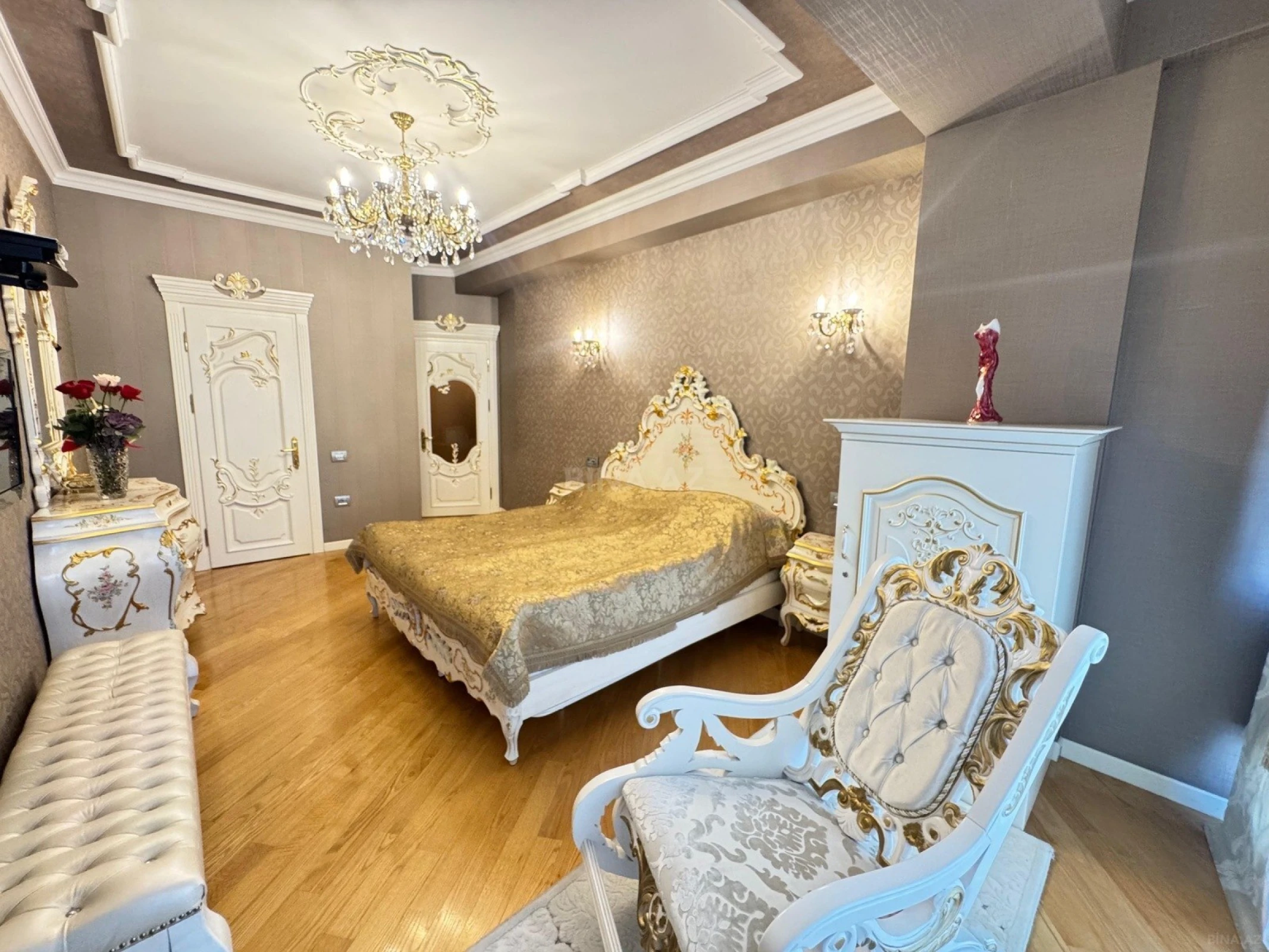 Kirayə verilir 3 otaqlı mənzil 147 m²
