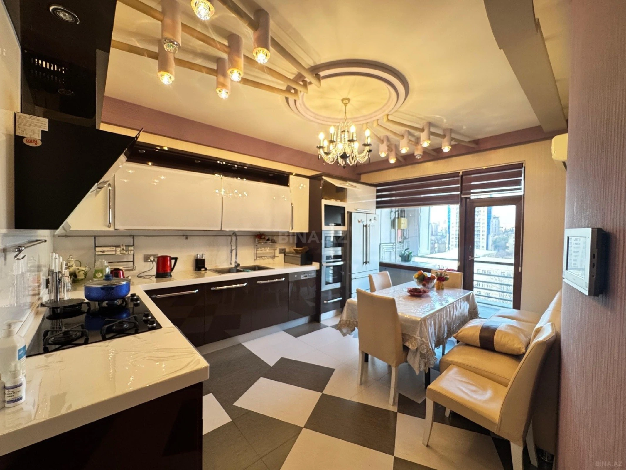 Kirayə verilir 3 otaqlı mənzil 147 m²