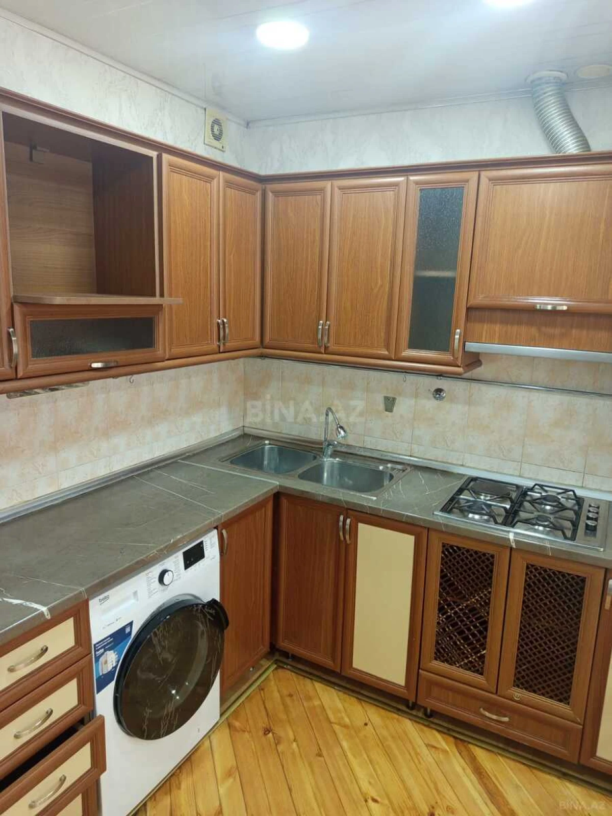 Kirayə verilir 2 otaqlı mənzil 60 m²