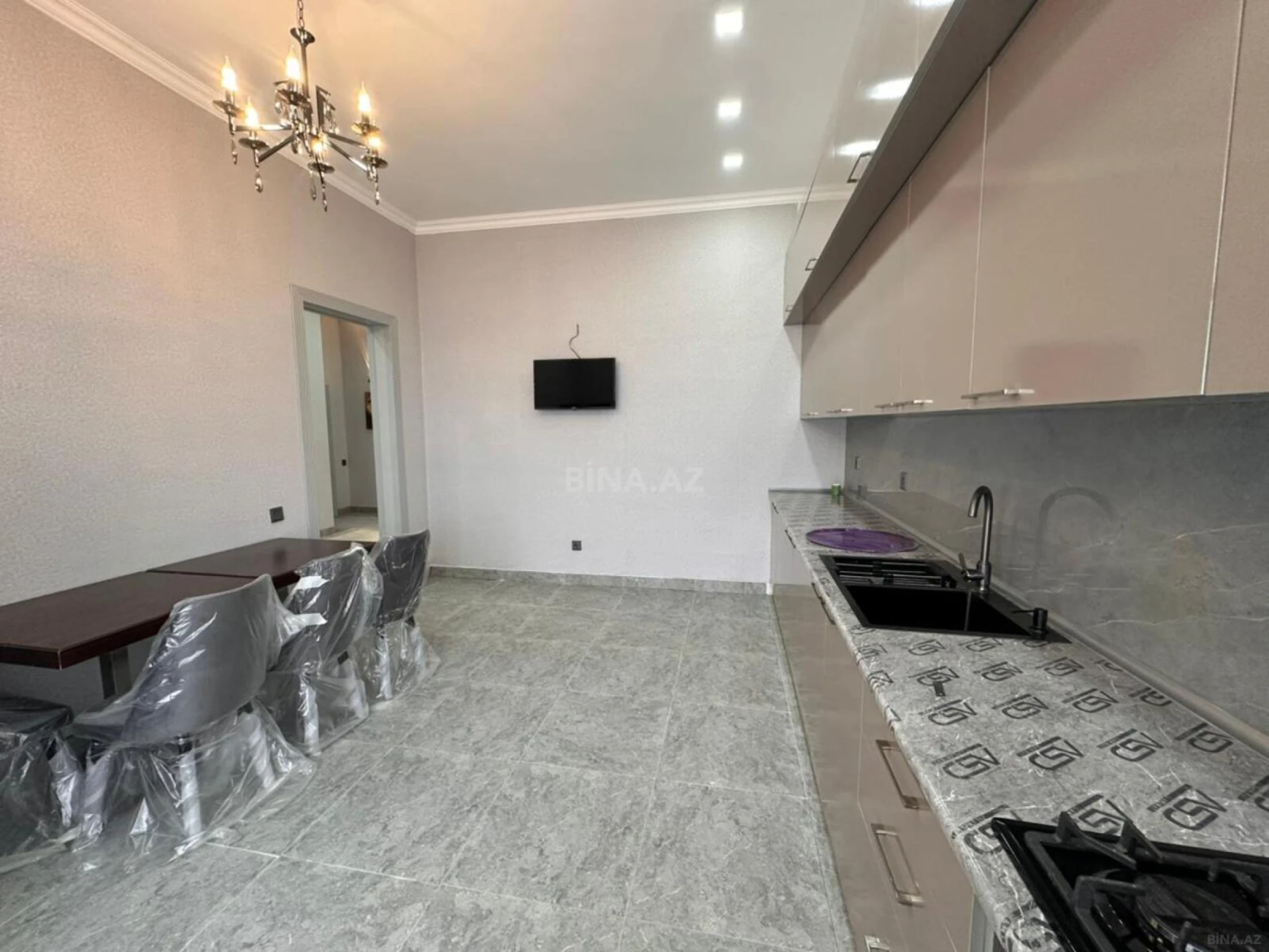 Satılır 5 otaqlı həyət evi 190 m²