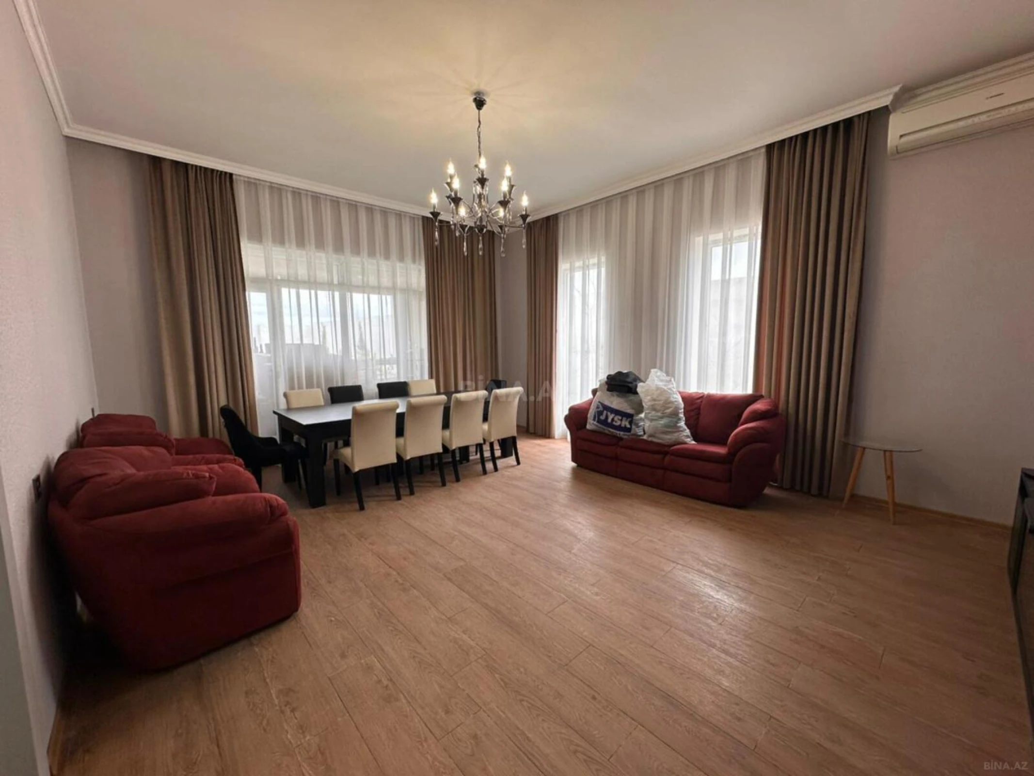 Satılır 5 otaqlı həyət evi 190 m²