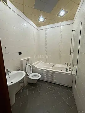 Satılır 3 otaqlı mənzil 138 m²