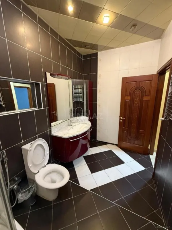Satılır 3 otaqlı mənzil 138 m²