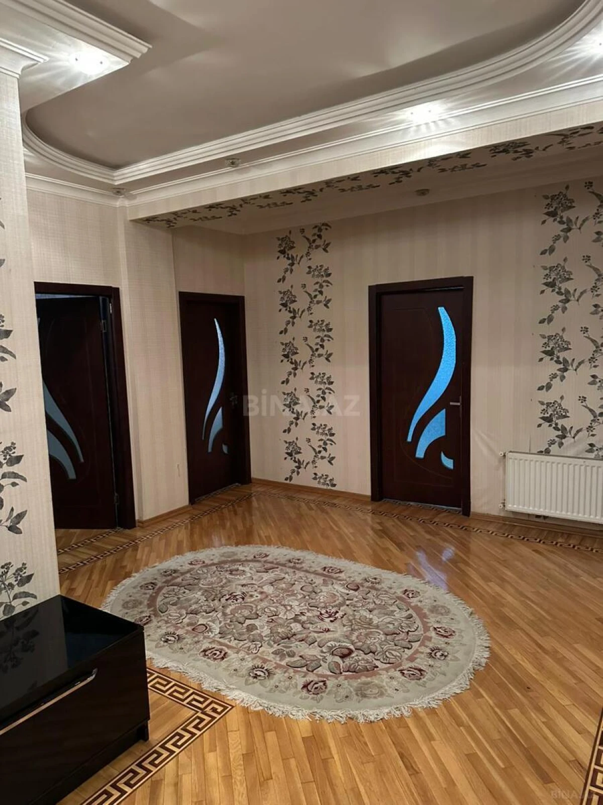 Satılır 3 otaqlı mənzil 142 m²