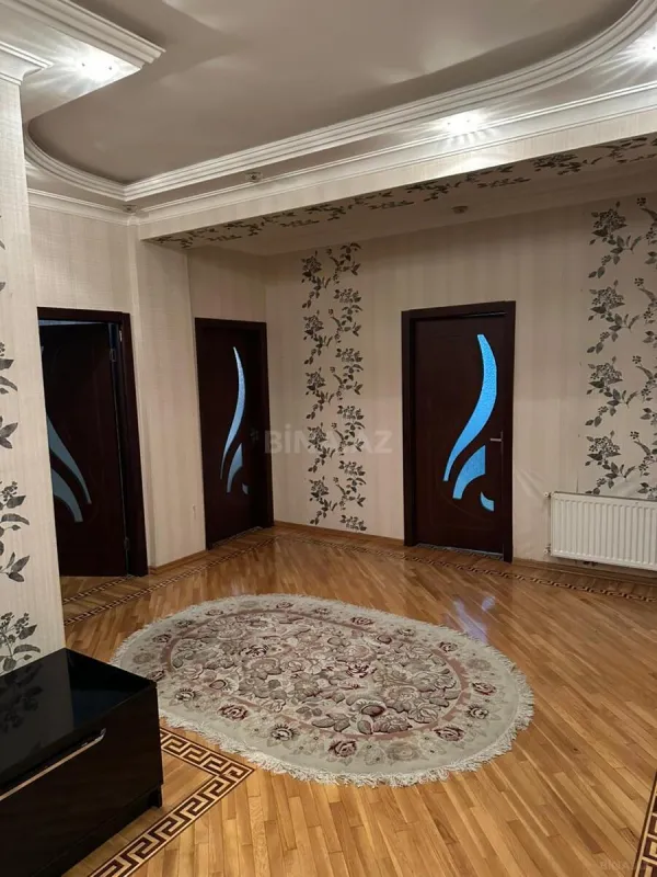Satılır 3 otaqlı mənzil 142 m²