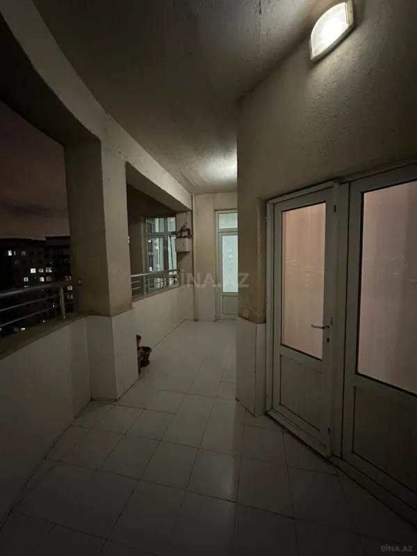 Satılır 3 otaqlı mənzil 142 m²
