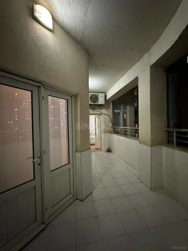 Satılır 3 otaqlı mənzil 142 m²