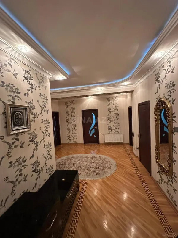 Satılır 3 otaqlı mənzil 142 m²