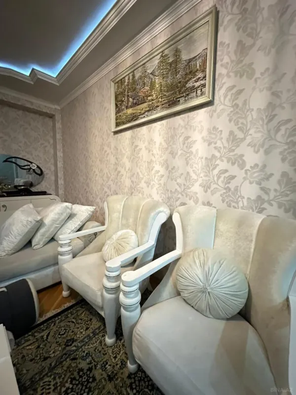 Satılır 3 otaqlı mənzil 142 m²