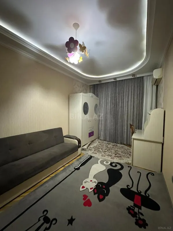 Satılır 3 otaqlı mənzil 142 m²