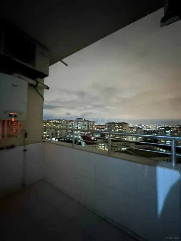 Satılır 3 otaqlı mənzil 142 m²