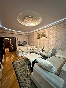 Satılır 3 otaqlı mənzil 142 m²