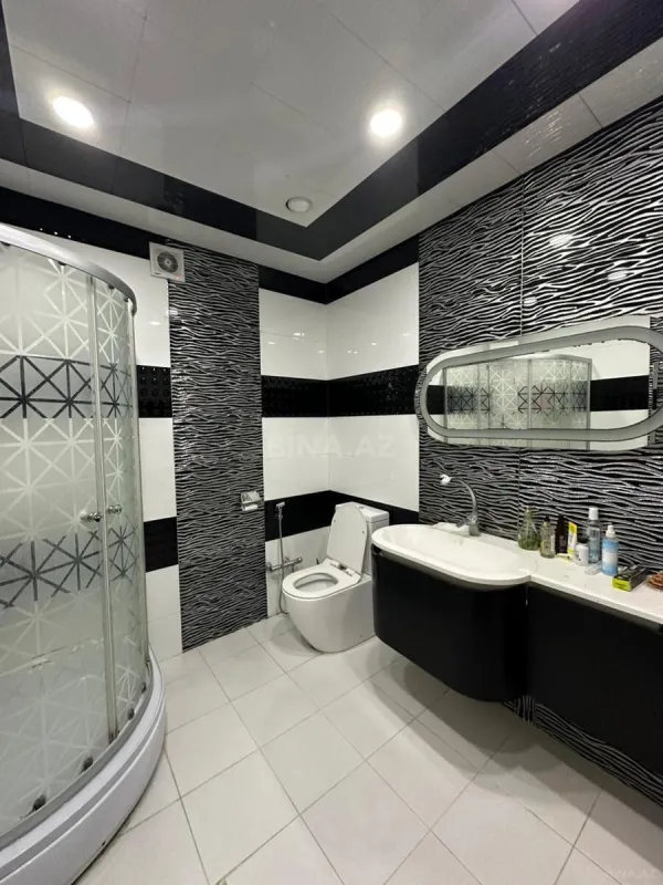 Satılır 3 otaqlı mənzil 142 m²