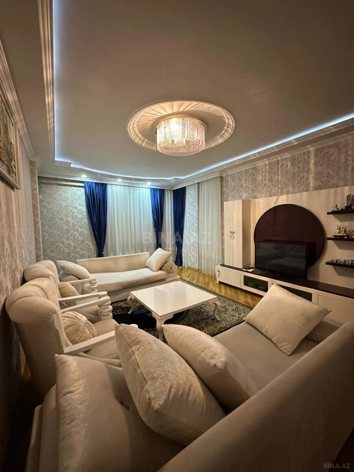 Satılır 3 otaqlı mənzil 142 m²