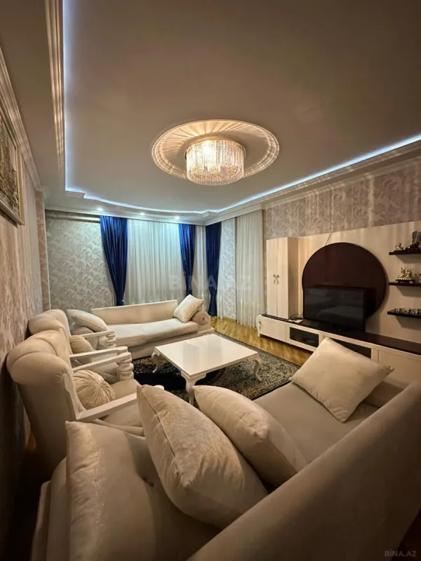 Satılır 3 otaqlı mənzil 142 m²