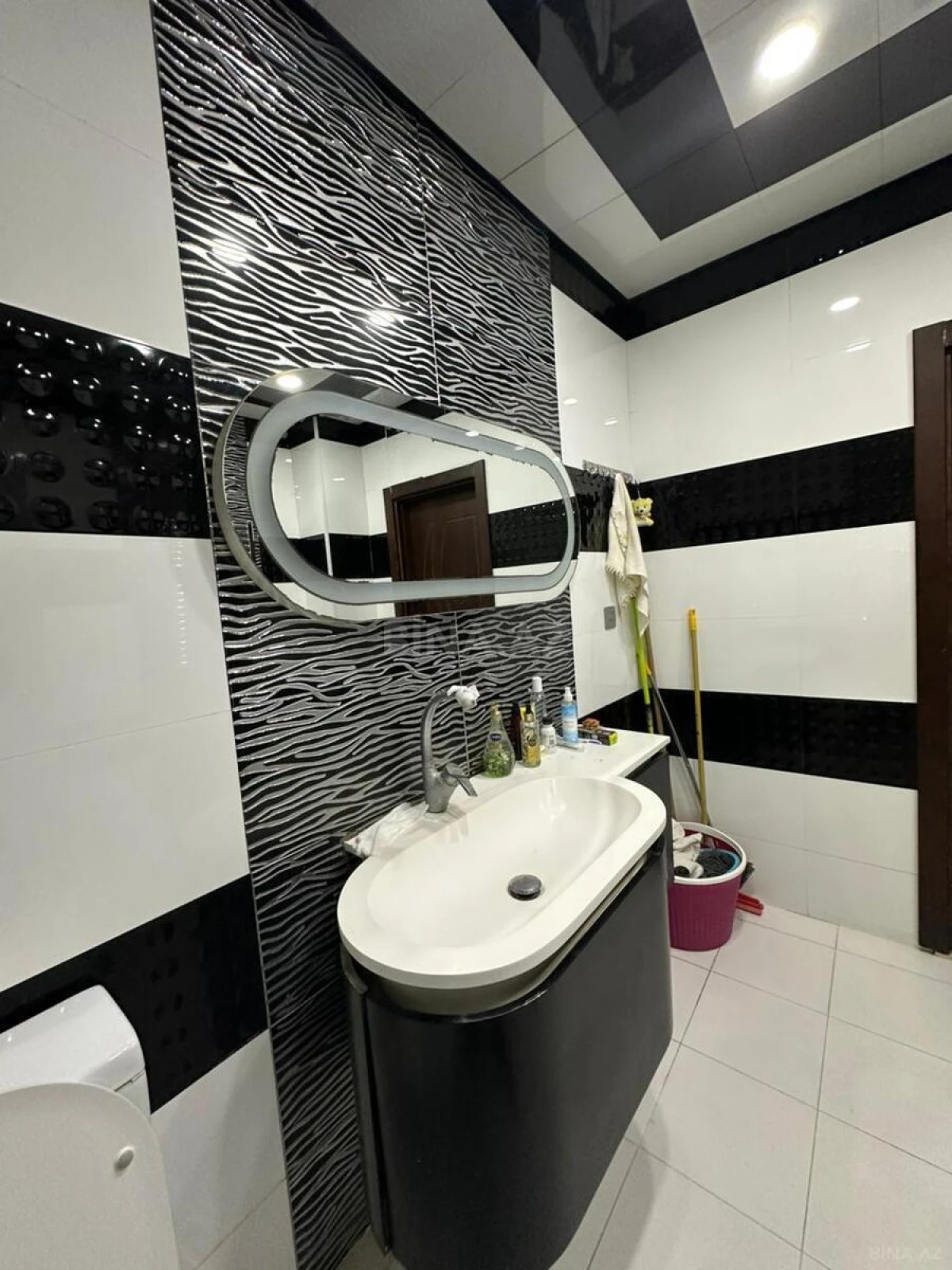 Satılır 3 otaqlı mənzil 142 m²