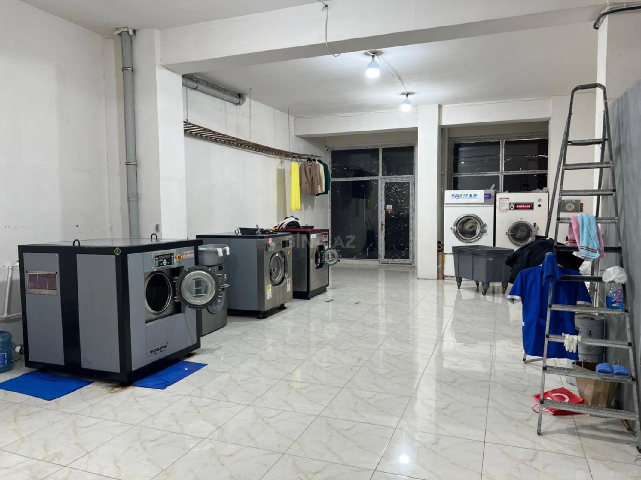 Satılır obyekt 174 m²