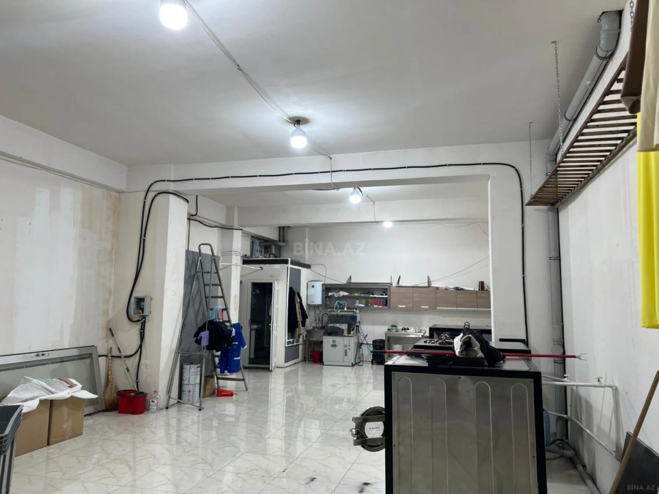 Satılır obyekt 174 m²