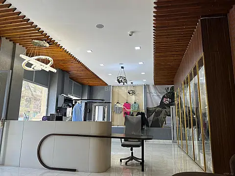 Satılır obyekt 174 m²