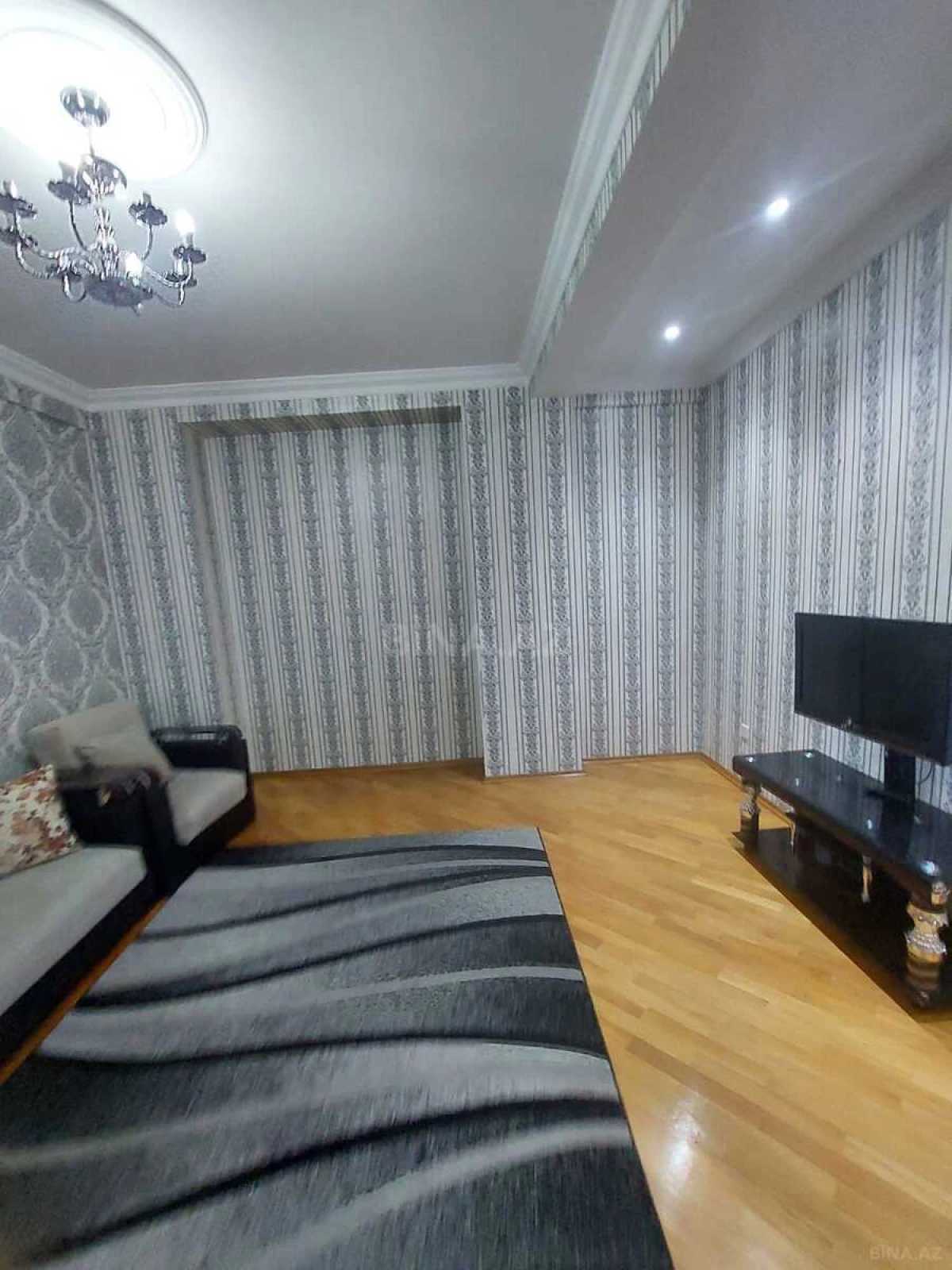 Kirayə verilir 3 otaqlı mənzil 110 m²