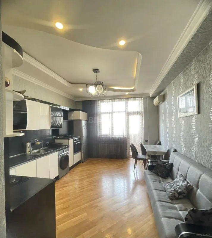 Satılır 4 otaqlı mənzil 170 m²