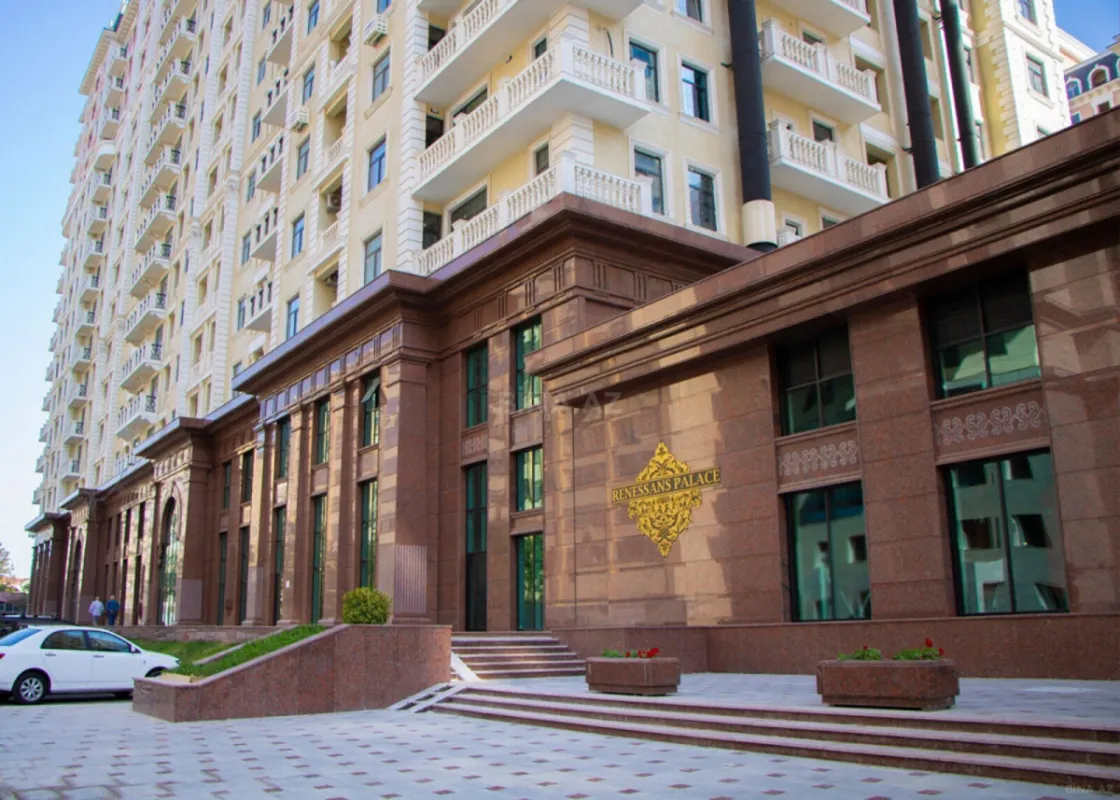 Satılır 4 otaqlı mənzil 185 m²