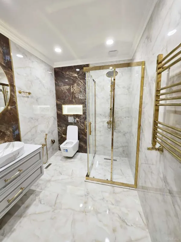 Satılır 4 otaqlı mənzil 185 m²