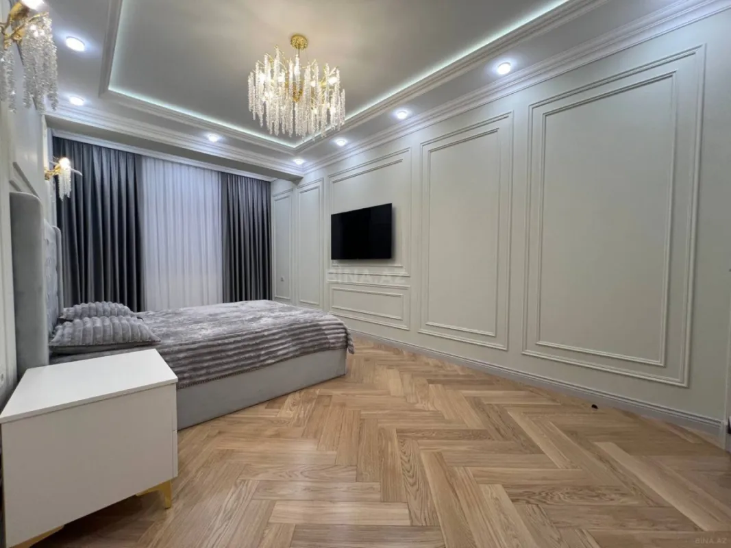 Satılır 4 otaqlı mənzil 185 m²