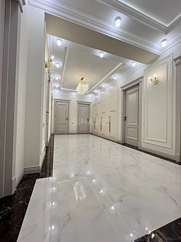 Satılır 4 otaqlı mənzil 185 m²