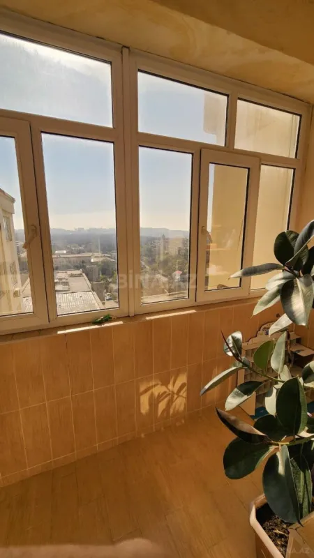 Kirayə verilir 3 otaqlı mənzil 140 m²