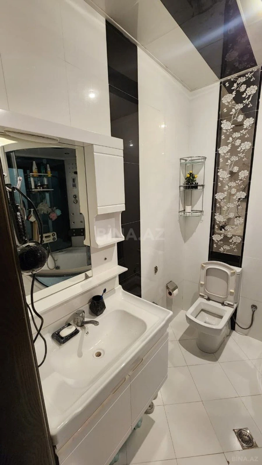 Kirayə verilir 3 otaqlı mənzil 140 m²
