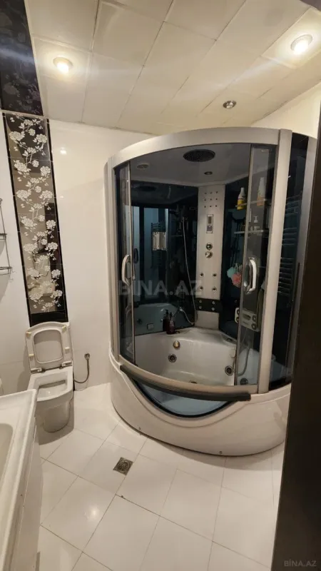 Kirayə verilir 3 otaqlı mənzil 140 m²