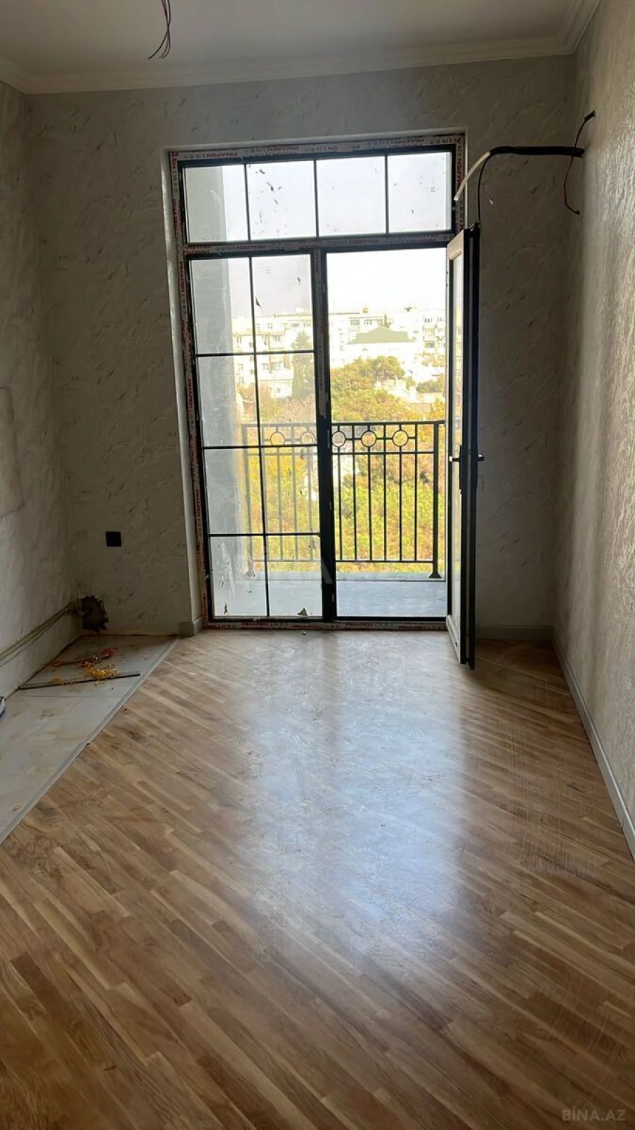 Satılır 3 otaqlı mənzil 112 m²