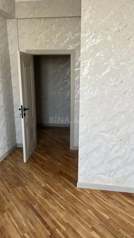 Satılır 3 otaqlı mənzil 112 m²