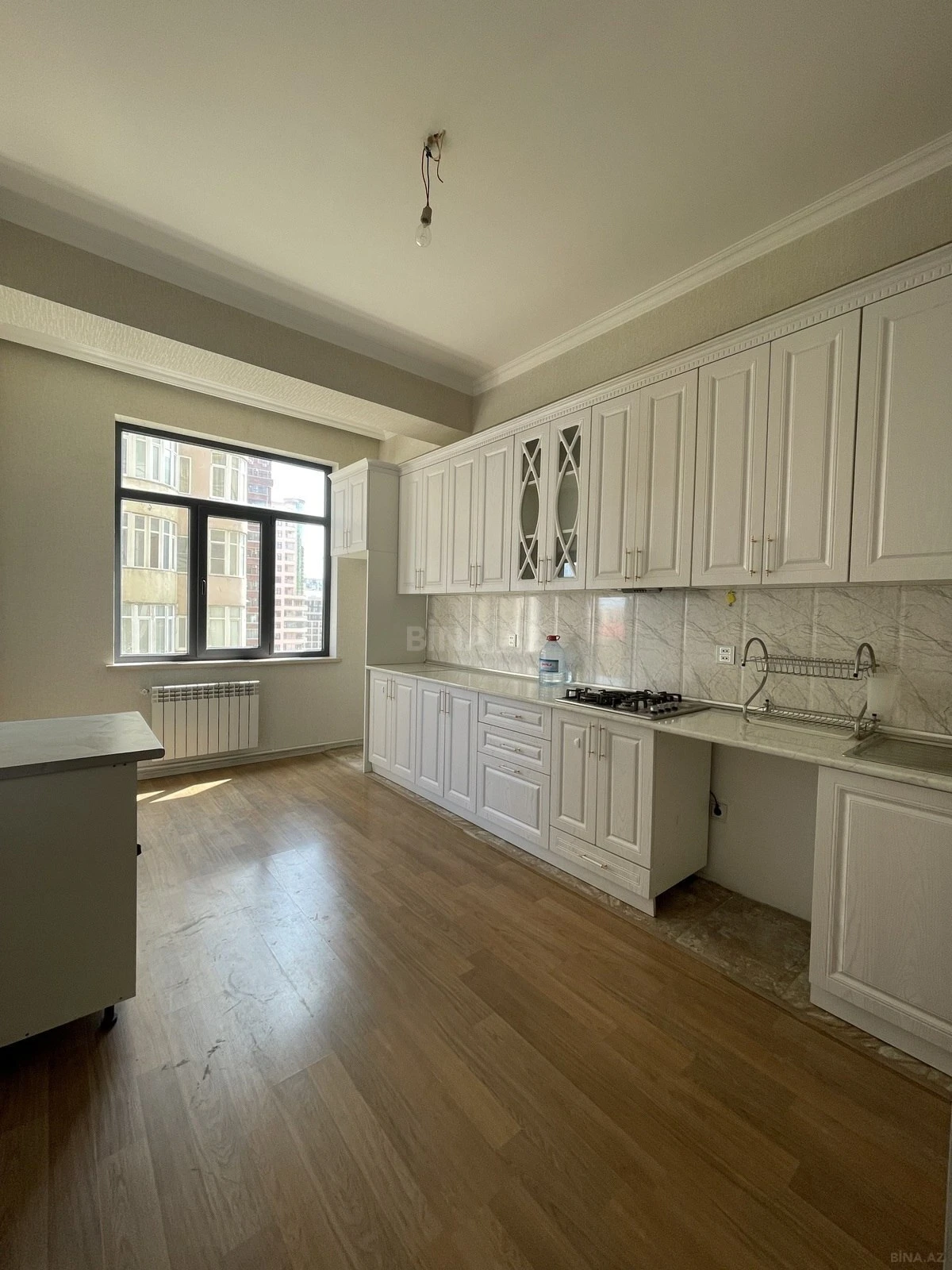 Kirayə verilir 2 otaqlı mənzil 80 m²