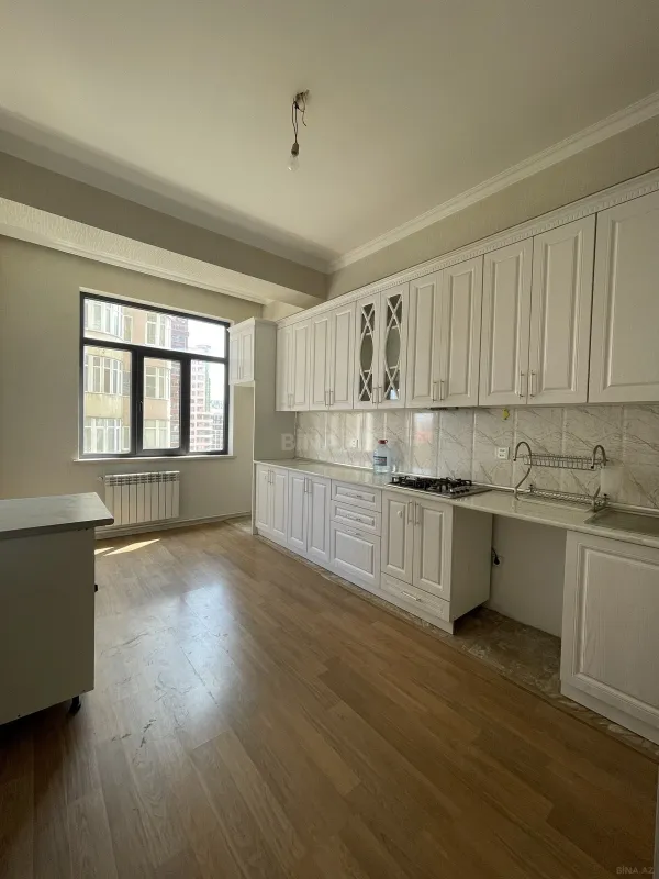 Kirayə verilir 2 otaqlı mənzil 80 m²