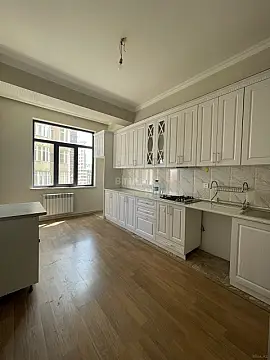 Kirayə verilir 2 otaqlı mənzil 80 m²