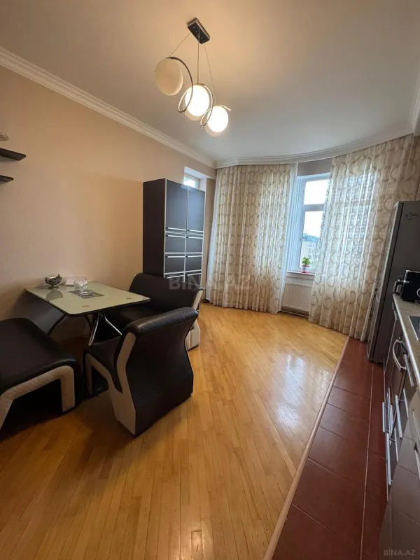 Satılır 3 otaqlı mənzil 120 m²