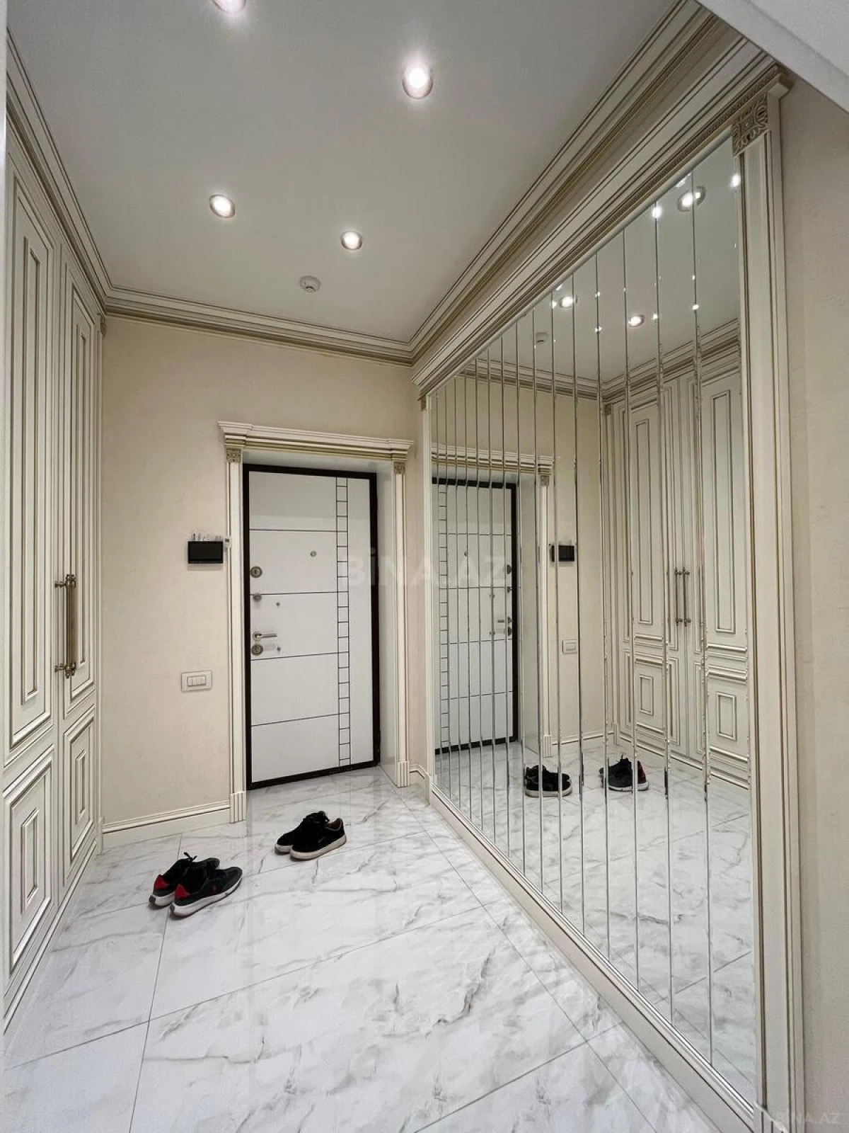 Kirayə verilir 3 otaqlı mənzil 103 m²