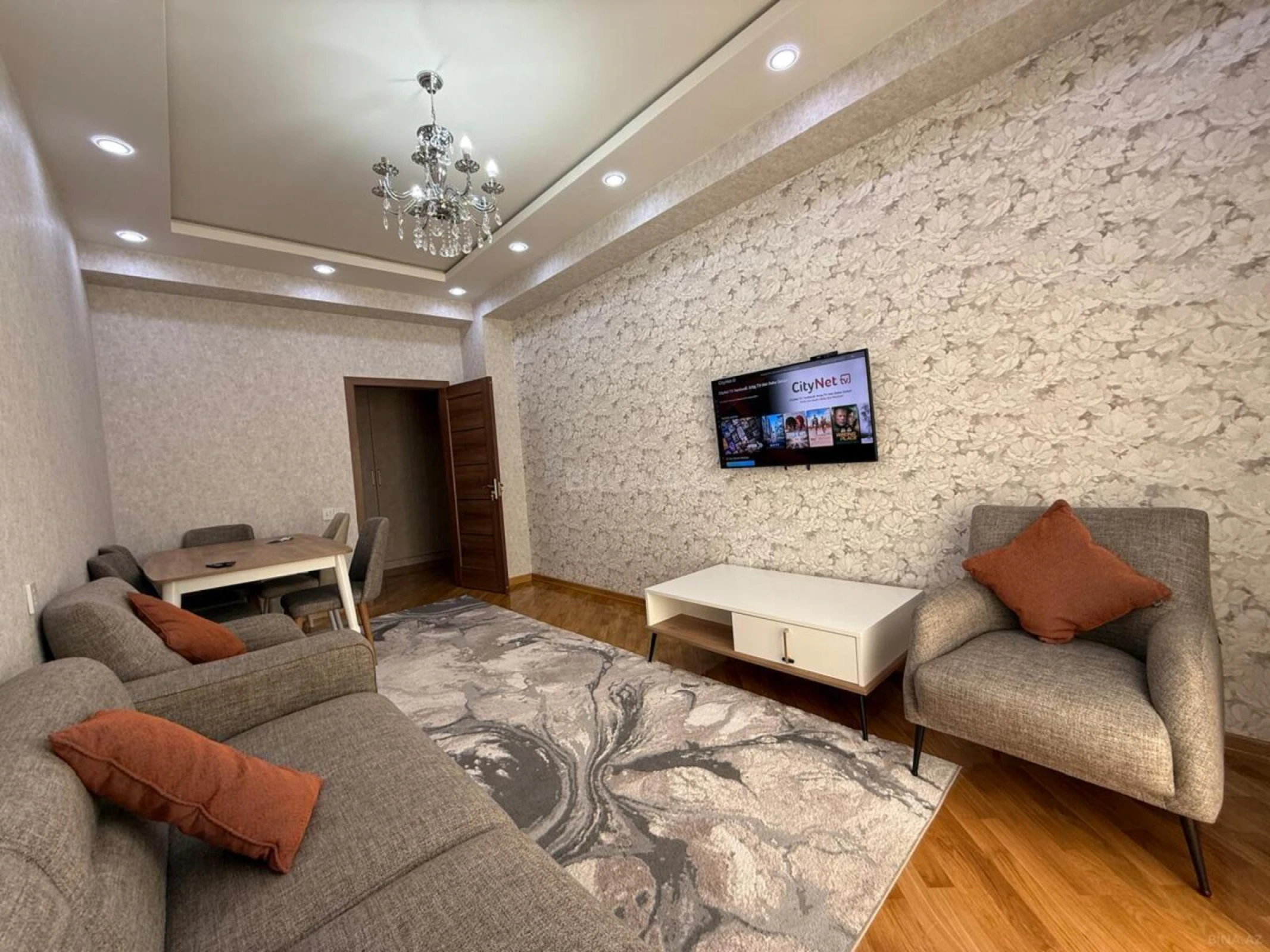 Kirayə verilir 2 otaqlı mənzil 80 m²