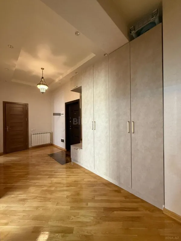 Kirayə verilir 2 otaqlı mənzil 80 m²
