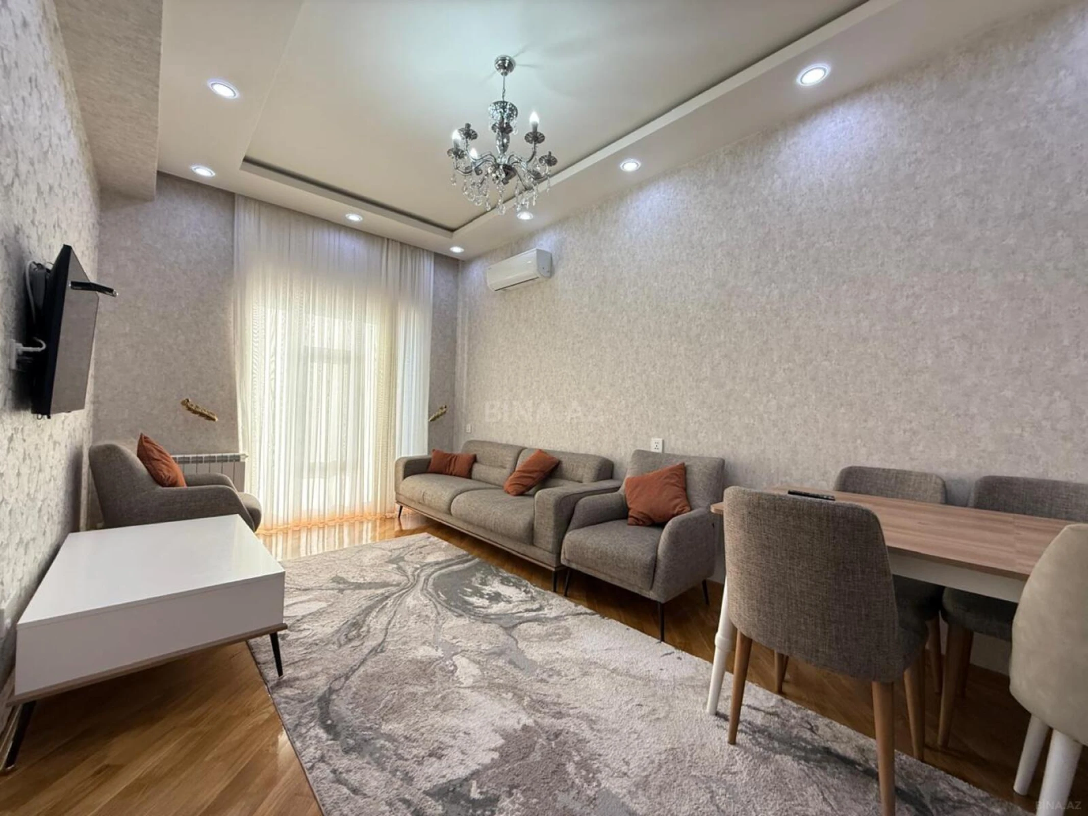 Kirayə verilir 2 otaqlı mənzil 80 m²