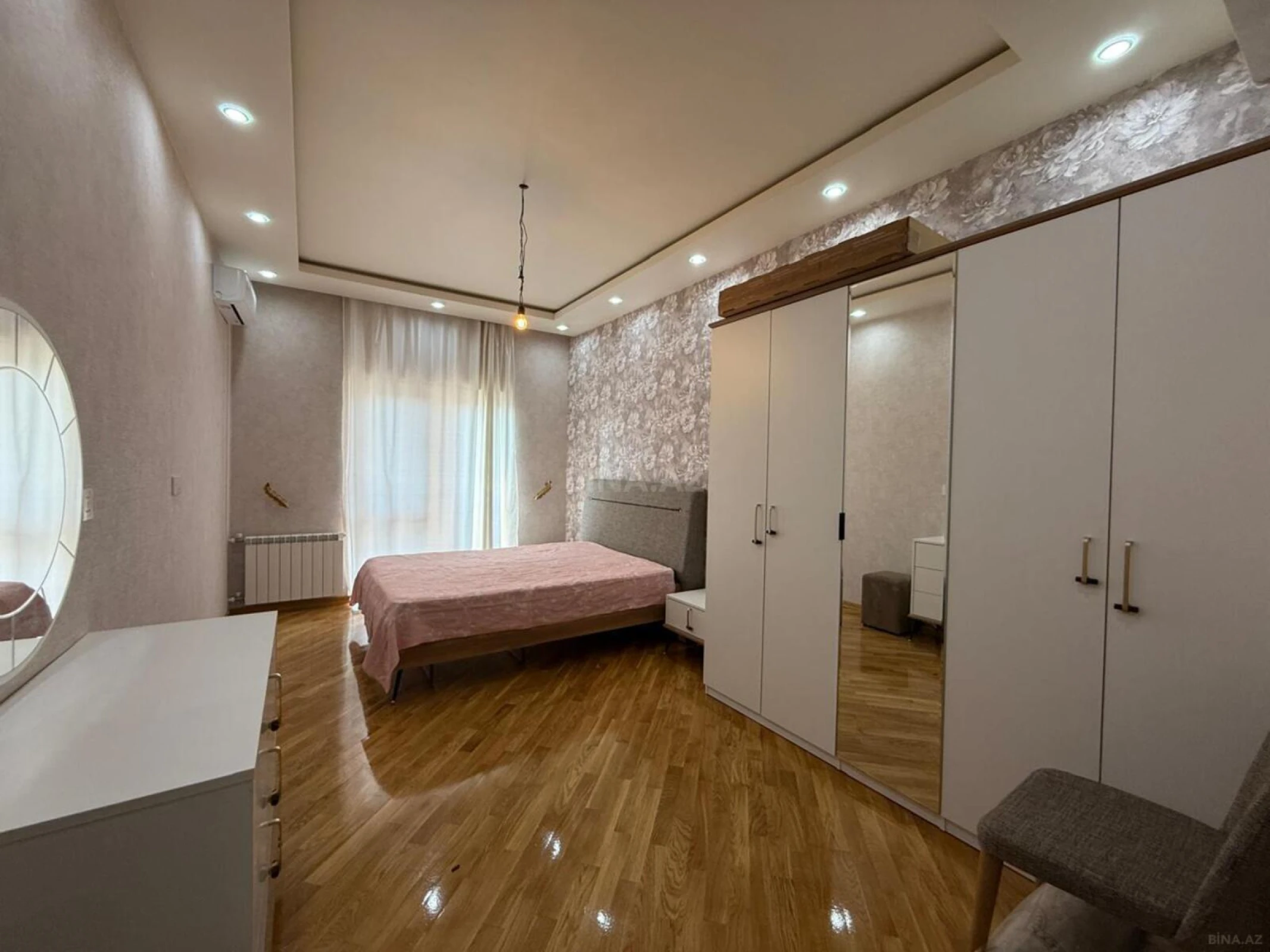 Kirayə verilir 2 otaqlı mənzil 80 m²