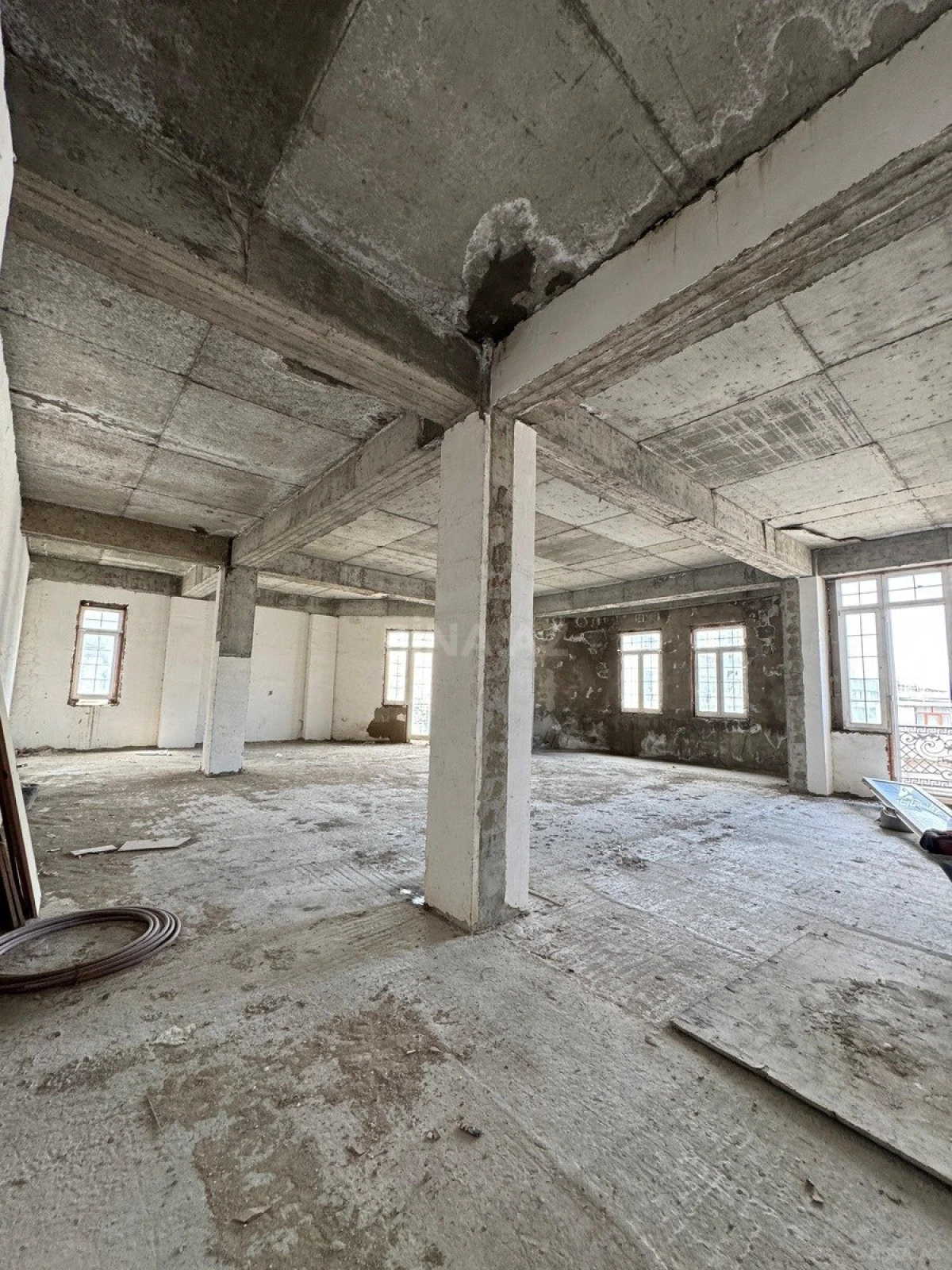 Satılır 3 otaqlı mənzil 150 m²