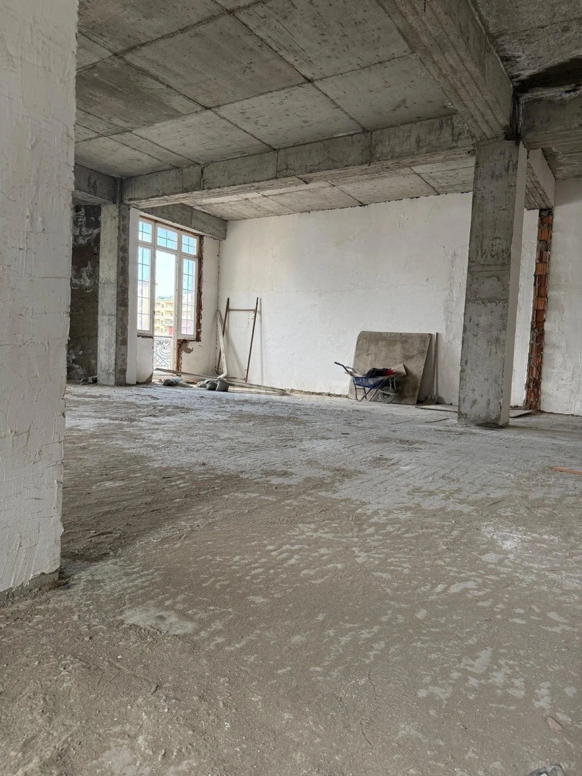 Satılır 3 otaqlı mənzil 150 m²
