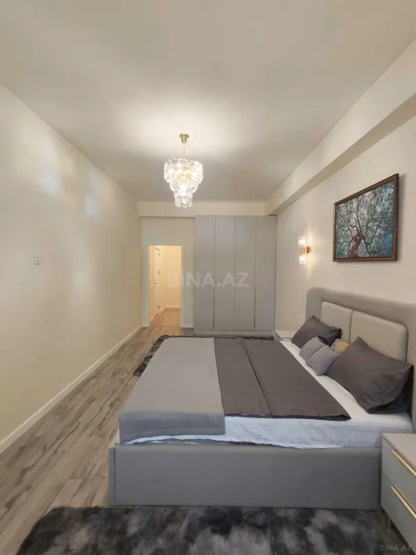 Satılır 2 otaqlı mənzil 101 m²